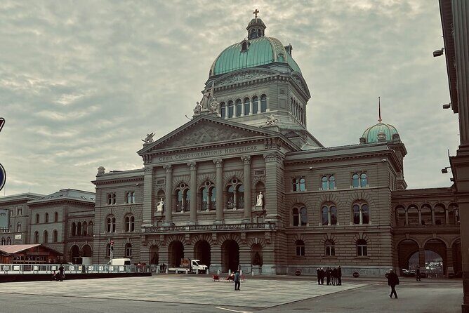 Beautiful Bern's Legends: A Self-Guided Audio Tour - Einstein Haus: recognizing ideas right on the street