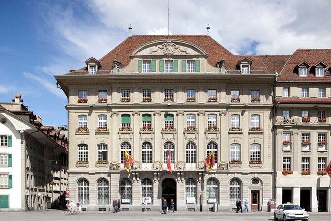 Bern Highlights and Hidden Gems Walking Tour With A Guide - Getting Oriented in Bern: Why This Walk Works in About Two Hours