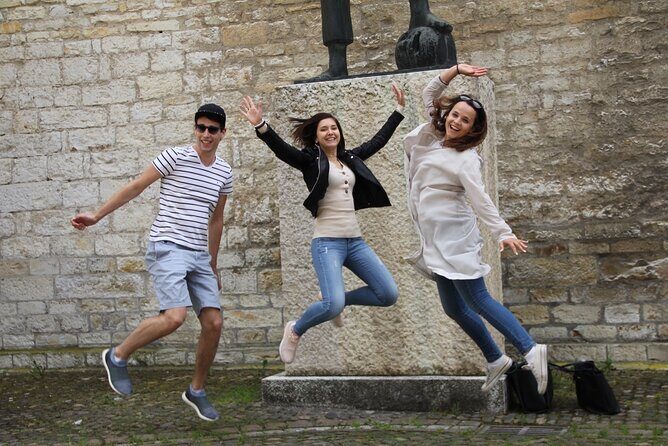 Bern Scavenger Hunt and Sights Self-Guided Tour - Languages and choosing the right mode for your group
