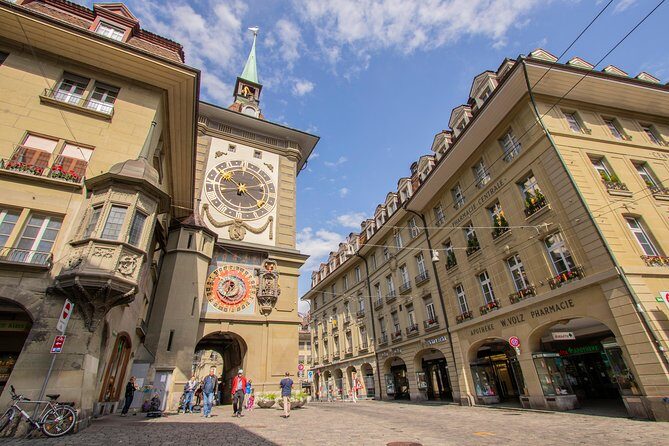 Best Intro to Bern in 2 hours with a Local - UNESCO Old Town walk: fountains, bridges, and river-adjacent photo spots