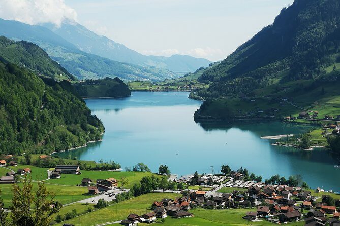 Best of Bernese Oberland Tour from Zurich - Stop 5: Interlaken driving views and a quick souvenir pause