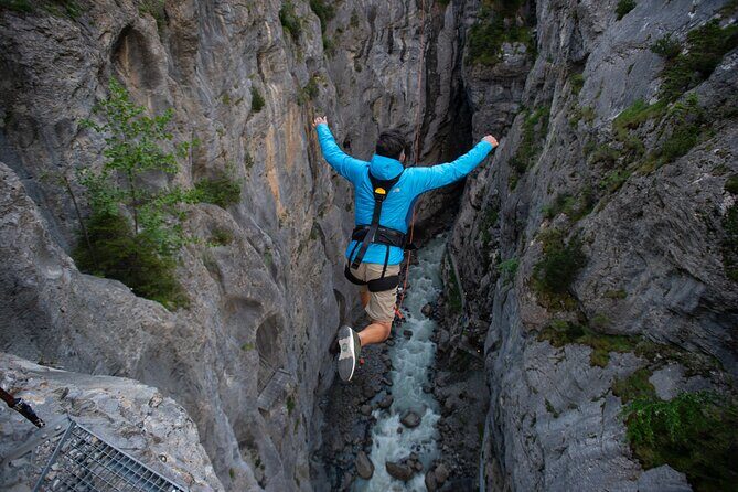 Canyon Swing with OUTDOOR - Canyon Swing in the Grindelwald Gorge: the 90-meter moment