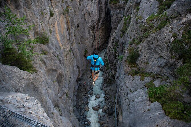 Canyon Swing with OUTDOOR - The views inside the gorge: Swiss Alps energy while you swing