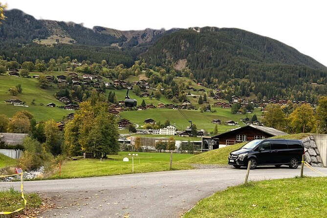 Day trip to Swiss Villages from Zurich - Small Group Tour by Car - Grindelwald: cobblestones, chalet views, and the Eiger–Mönch–Jungfrau moment