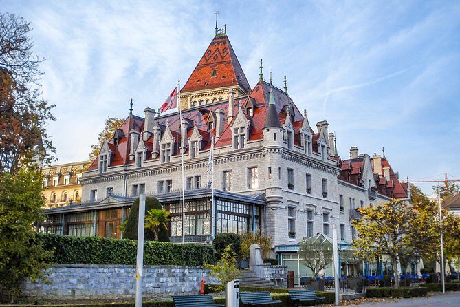 Explore Lausanne in 60 minutes with a Local - The historic wooden stairway between market and cathedral