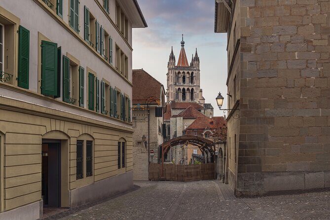 Explore Lausanne in 60 minutes with a Local - Palais de Rumine: architecture that connects to culture