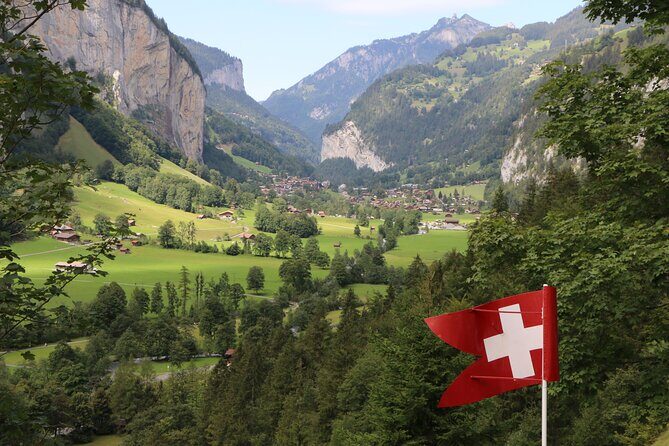 Interlaken Full-Day Highlights Tour with a Local by Private Car - St. Beatus-Hohlen Swiss Caves above Lake Thun: Stop 5