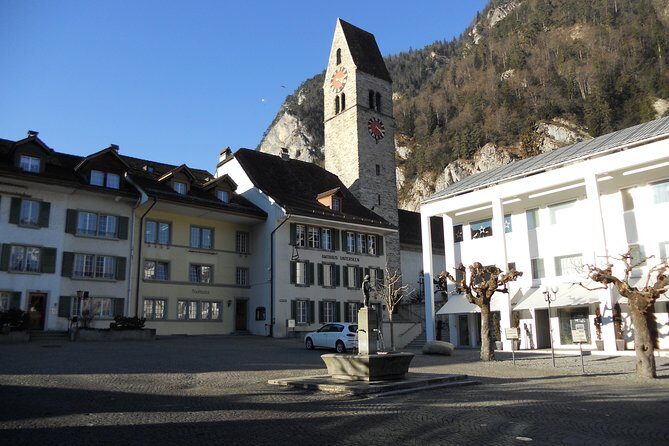 Interlaken Private Tour: Mountains Cows, Thun Lake, and Brienz Lake - Lake Brienz in Bönigen: A Short Stop on a 14 km Alpine Lake