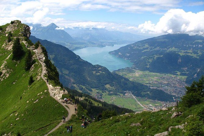 (KTL361) - Interlaken day trip by bus from Lausanne - The bus ride itself: comfortable, scenic, and planned