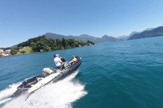 Lake Zurich boat tour for an afternoon ! - Personalize the afternoon: jump-off time, steering, and watersports