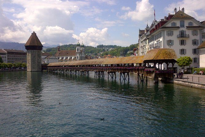 Lucerne Half-Day Small Group Walking Tour incl. Lake Cruise - Chapel Bridge and Spreuer Bridge: Lucerne’s picture-perfect river crossing