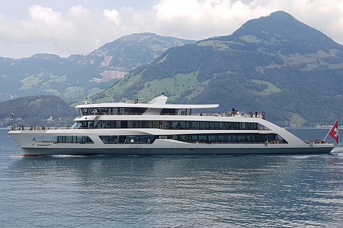 Lucerne Private City Walk and Lake Cruise Day Trip from Zürich - KKL Luzern and the 1-hour Lake Lucerne cruise with audio guide
