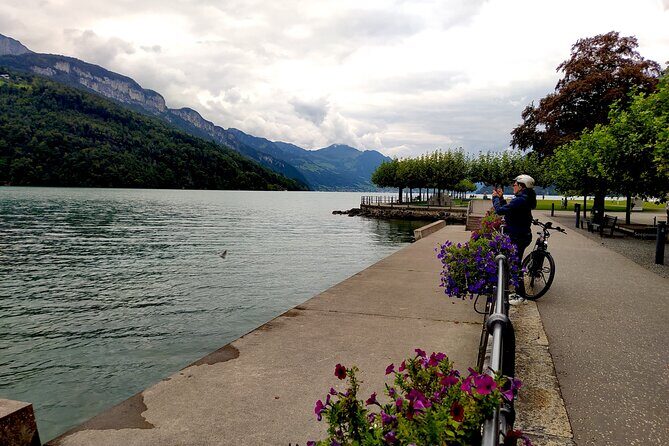 Panoramic E-Bike Tour with a Lake Cruise - Hohle Gasse: William Tell in a short, memorable stop