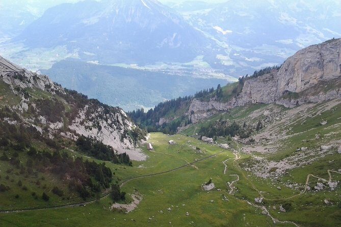 Pilatus Panorama: Exclusive Private Golden Round Trip from Zürich - Alpnachstad to Pilatus Kulm: The Cogwheel Climb You’ll Talk About