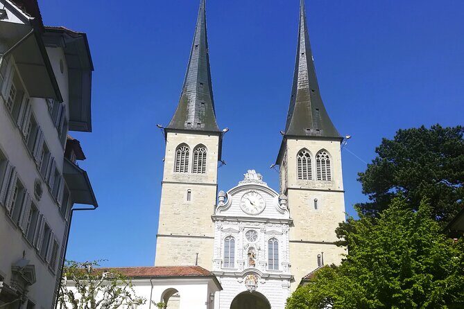 Private city tour in lucerne - Stop 2: Lake Lucerne for 10 minutes of waterfront clarity
