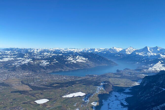 Private helicopter flight to Stockhorn mountain, with view to the Swiss Alps - Buying the experience: a private 26-minute Stockhorn loop