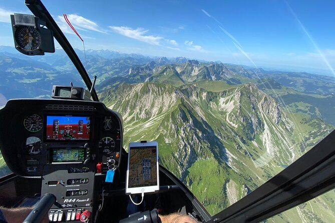 Private helicopter tour to Jura and Seeland - a beautiful sightseeing flight - Neuchâtel and Lake Neuchâtel: that dark-blue look