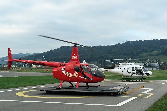 Private helicopter tour to Jura and Seeland - a beautiful sightseeing flight - From Bern-Belp: a quick look at Bern from the sky
