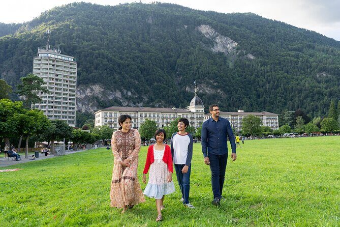 Private Photoshoot in Interlaken and Lake Thun - Stop 1: Hohematte Park for Classic Interlaken Framing