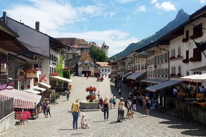 Private Swiss Cheese and Chocolate Tour from Interlaken - Gruyères village time: medieval charm and a special cheese dish