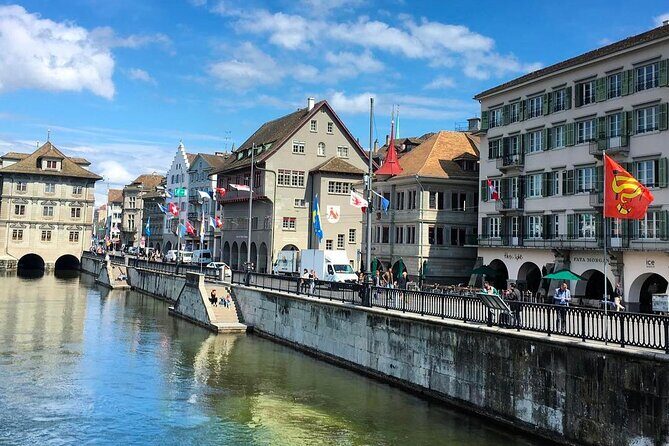 Private Tour around Zurich Old Town - Getting Started at Bahnhofstrasse 30, Plus Hotel Pickup
