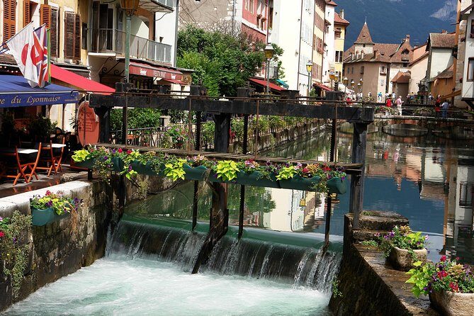Private Tour to Annecy, from Geneva - Pont des Amours and Le Thiou: the Venice-of-the-Alps photo walk