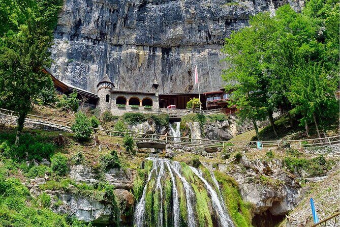 Private Tour to Swiss Capital, Castles & Lakes by Car from Zurich - Interlaken and Hohematte Park: Alps views with breathing room