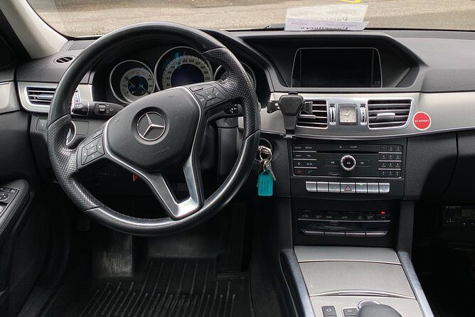 Private transfer from Zurich City to Basel Airport - Family and ski travelers get real practical support