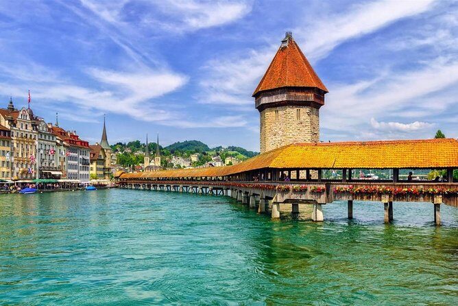 Private Transfer: Lucerne to Zurich Airport ZRH by Business Car - Business car comfort on the Lucerne–Zurich Airport run