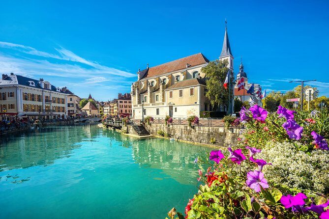 Private Trip from Geneva to Annecy in France - Getting oriented at Hôtel de Ville d’Annecy