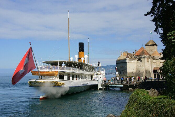 Round trip cruise from Lausanne to Chillon - Montreux and Vevey: Riviera towns from the waterline