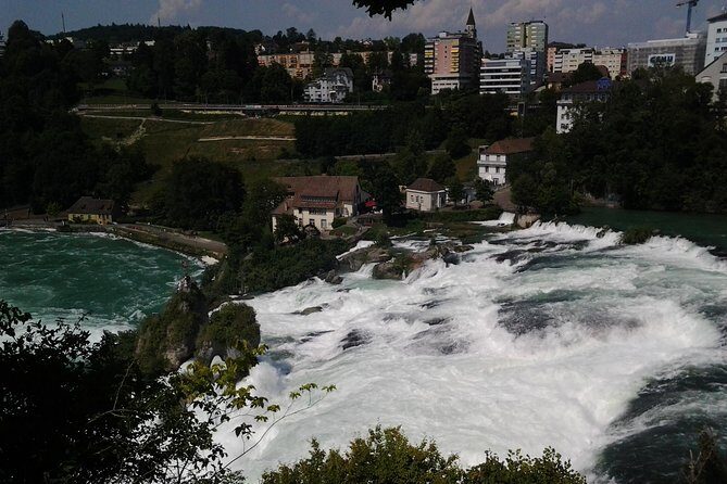 Stein am Rhein and Rhine Waterfalls Day Trip from Zürich - From Stein am Rhein to Schloss Laufen am Rheinfall: setting up the waterfall walk