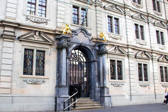 The Secret Doors of Zurich - The small-group experience: up to 8 people, real conversation time