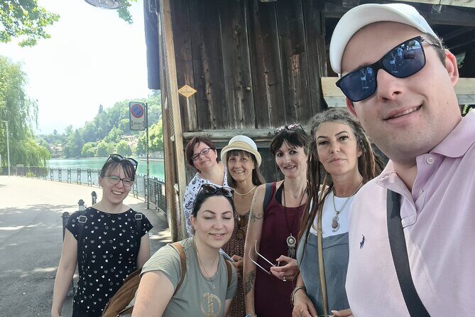 Thun Scavenger Hunt and Sights Self-Guided Tour - Rathausplatz: why clues work well in a public square