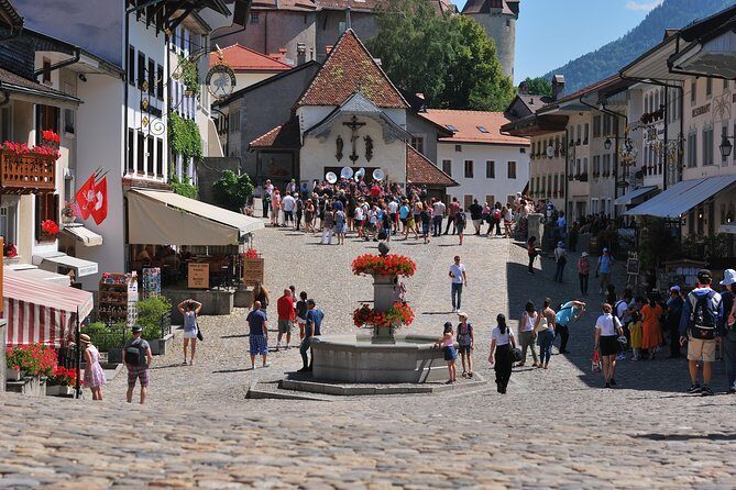 Winter Gruyères, chocolate & cheese tour from Lausanne - Exploring Gruyères town: medieval streets, castle option, and the alien museum