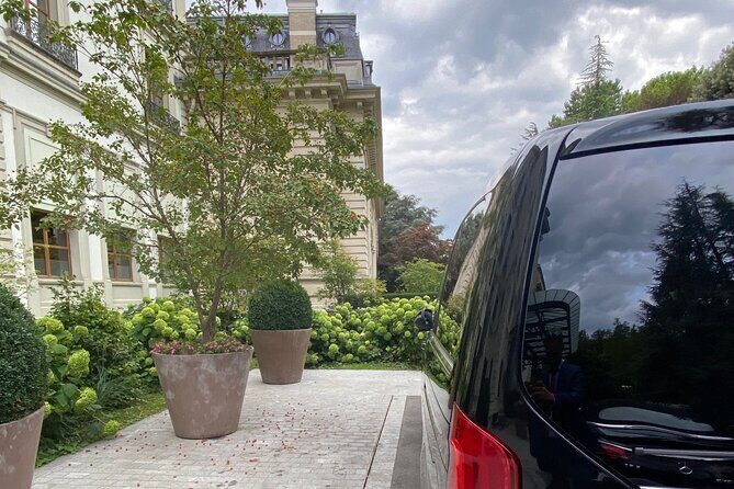 ZRH Zurich Airport to Zurich City Private Transfer–Winter Special - Multilingual drivers and Swiss routing: stress reduction you can measure