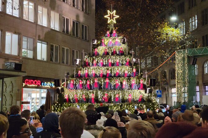 Zurich Christmas Market Tour - Meeting Maria and getting oriented fast on Museumstrasse 2