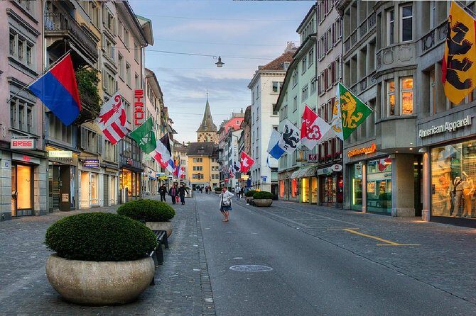 Zurich Highlights In A 2+ Hour Walking Tour Including Panoramic Views - Why a guided highlights walk works so well in Zurich